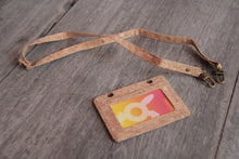 Charger l&#39;image dans la galerie, Kartenhalter &amp; Lanyard aus Kork / Ausweishülle, vegan ohne Plastik
