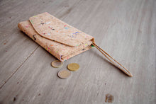 Cargar imagen en el visor de la galería, Cartera/billetera de corcho con detalles de color
