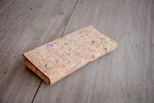 Laden des Bilds im Galerie-Viewer, Kork Portemonnaie / Brieftasche mit Farb-Akzenten
