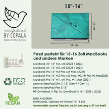 Indlæs billede til gallerivisning Gefütterte nachhaltige Laptop Hülle 15–16 Zoll aus Blattleder – Handgenähte vegane Laptoptasche, wasserabweisendes Laptop Case, Unikat für MacBook Air &amp; Pro in türkis
