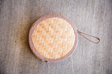 Laden des Bilds im Galerie-Viewer, Nachhaltiges Mini Portemonnaie aus Bambus Holz  mit Zipper
