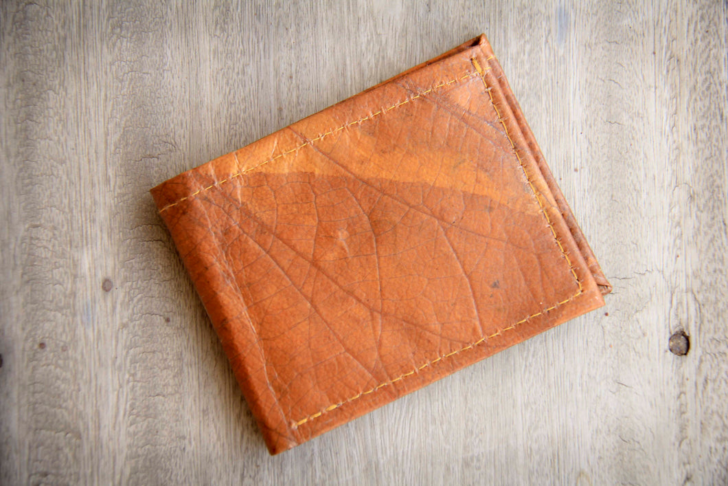 Portemonnaie aus recycelten Blättern in braun