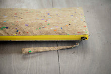 Laden des Bilds im Galerie-Viewer, Handmade Korktasche für Laptops
