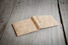 Afbeelding in Gallery-weergave laden, Kork Portemonnaie Unisex handmade und vegan 
