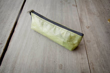 Laden des Bilds im Galerie-Viewer, Handmade Federmappe

